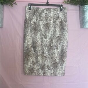 Elegant Gray and White Knee-Length Pencil Skirt